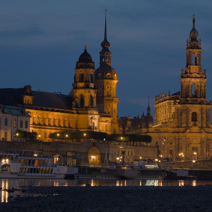 Outdoor terrace seating suitable for families in Florence
